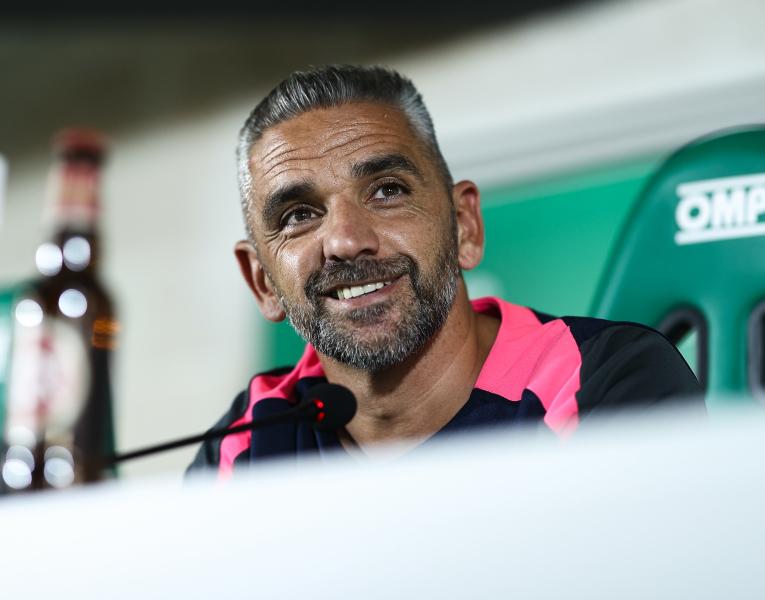 半岛体育官网-葡超今夜揭幕！葡体主帅：两连冠成为历史，失去哲凯赖什的我们需要重塑