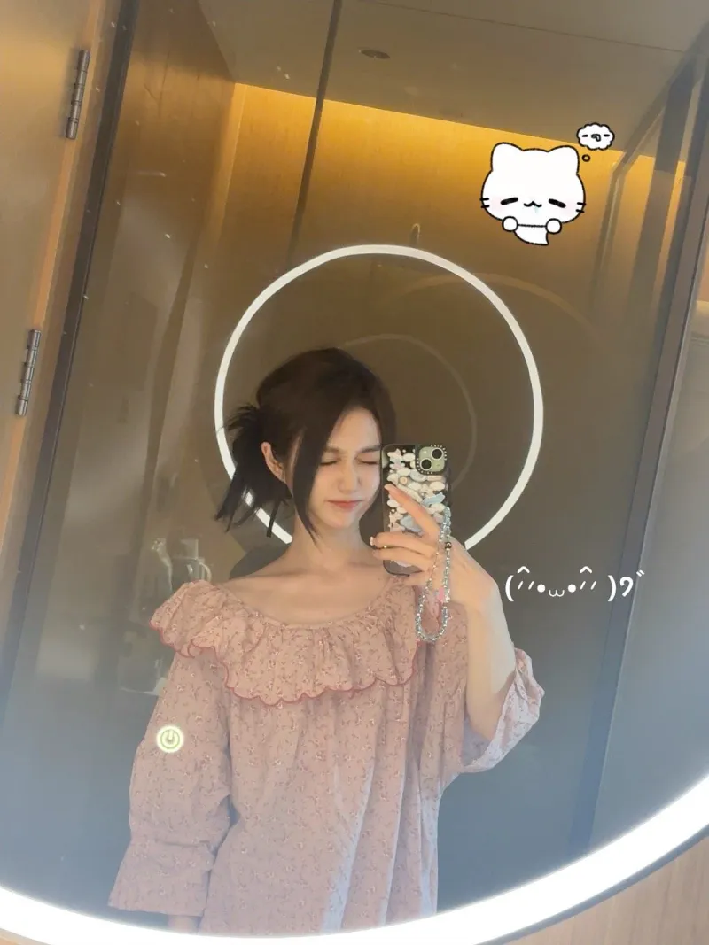 半岛体育APP-主持小悠晒照:落地西安啦,有没有好吃的油泼面推荐呀