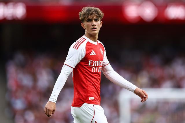 半岛体育官方网站-记者:英足总考虑将道曼提拔至英格兰U19,将与阿森纳和家人讨论