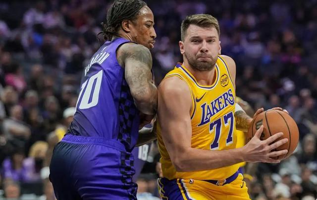 半岛体育官方网站-湖人欲补防守盯上亨特或小桥 由Klutch出面能搞定这两笔交易吗？