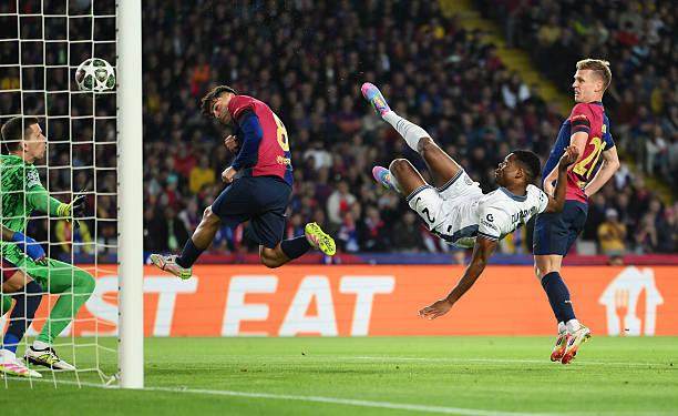 半岛体育-【人物】巴塞罗那的飞翔荷兰人，邓弗里斯的奥林匹克