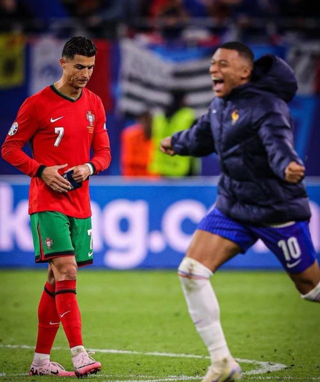 【夜读】偶像和迷弟的悲欢并不相通