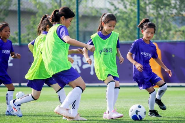 2024中国女足玫瑰探营大连站助足球女孩圆梦