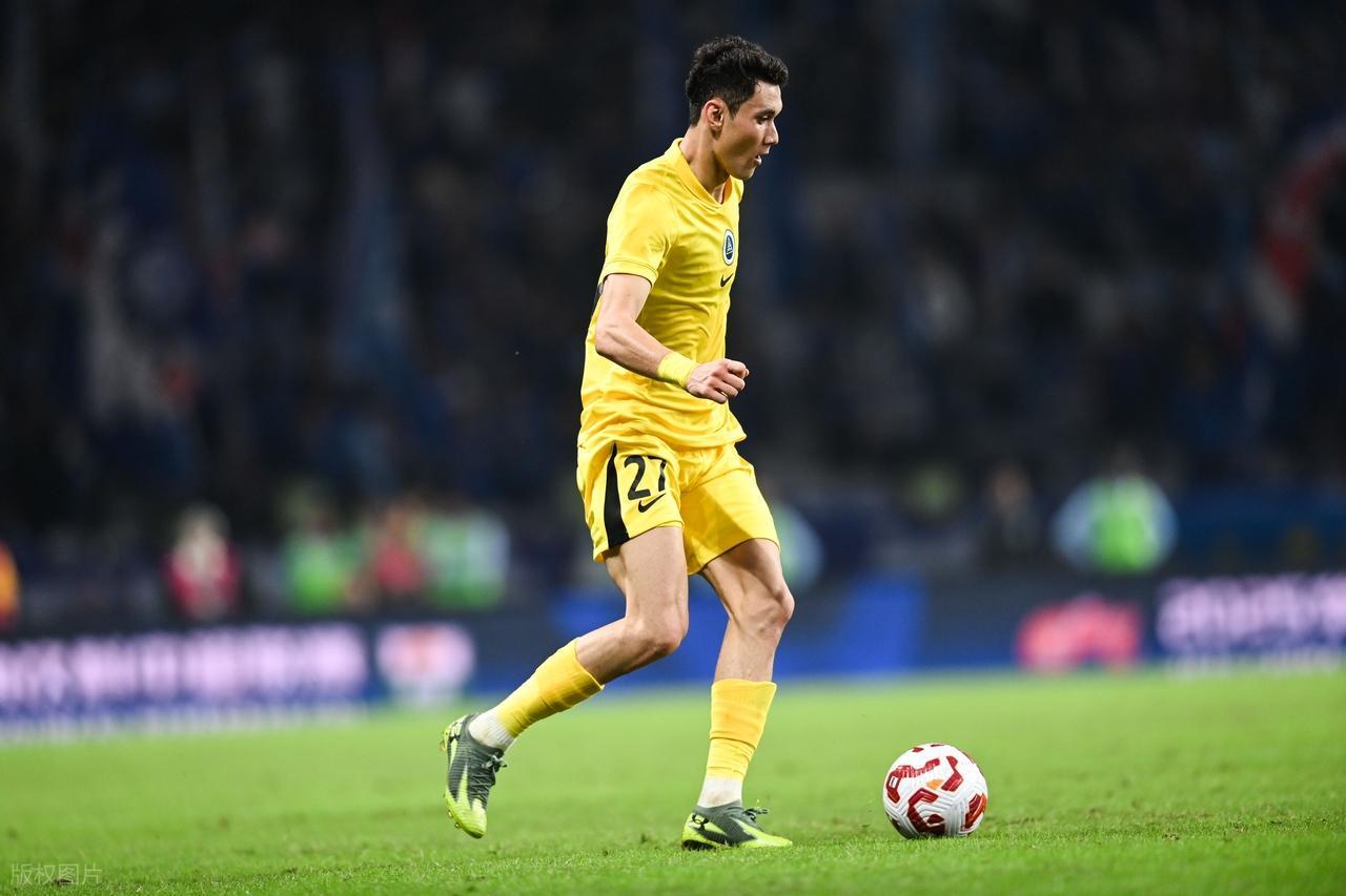 半岛体育官方网站-作为前锋不进球，为什么拜合拉木却能够在俱乐部和国家队踢主力？