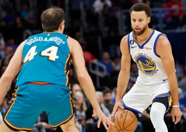 半岛体育官方网站-内外线防守被活塞捅穿 卫冕冠军到底怎么了？