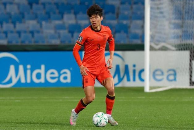 半岛体育官方网站-中超转会新消息:泰山、蓉城各添1名猛将,申花队放弃2000万国脚