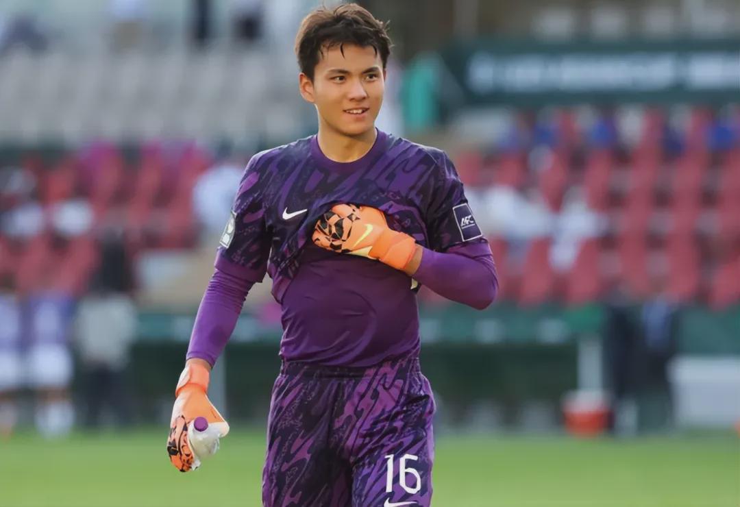 半岛体育官方网站-中超转会新消息:泰山、蓉城各添1名猛将,申花队放弃2000万国脚