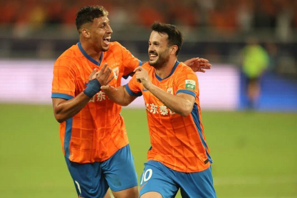 半岛体育-曝泰山锁定冬窗首签!贺一然已谈妥,转会费不到2000万